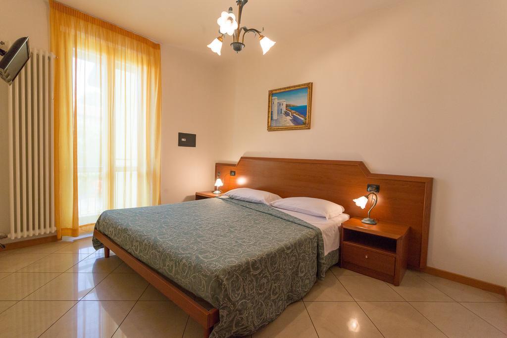 Residenza Orchidee Aparthotel Lazise Bagian luar foto